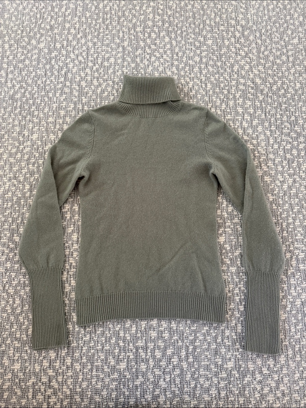 NAADAM Olive Green Cashmere Turtleneck Sweater